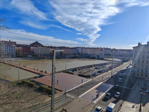 Grand loft bourgeois, Coeur Vieux Lyon, Lyon