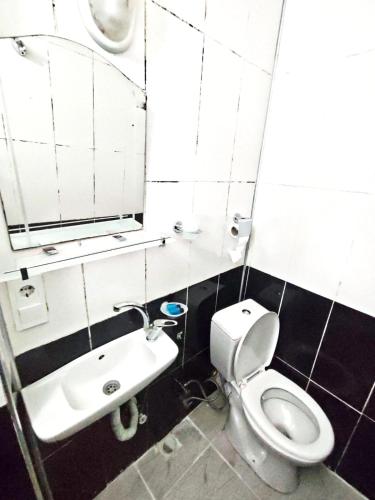 Deluxe Triple Room image 6