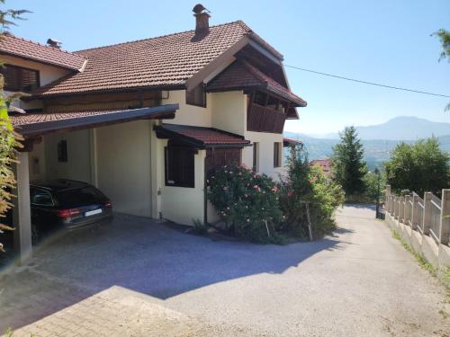 Grand AC Residence with Garden & Parking Grand AC Residence with Garden & Parking