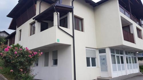 Grand AC Residence with Garden & Parking Grand AC Residence with Garden & Parking