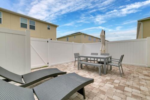 Four Bedrooms Townhome 5116 - image 12
