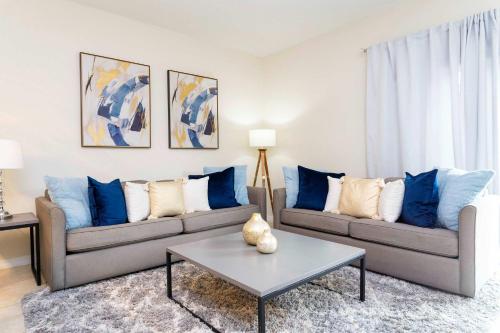 Three Bedrooms Townhome 3012 thumb 4