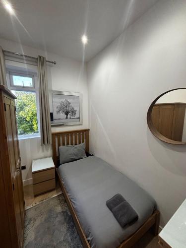 Hendham House - image 3