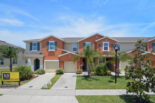 4Bd Sleeps 9 w Jacuzzi Close to Disney @ Compass Bay 5113C