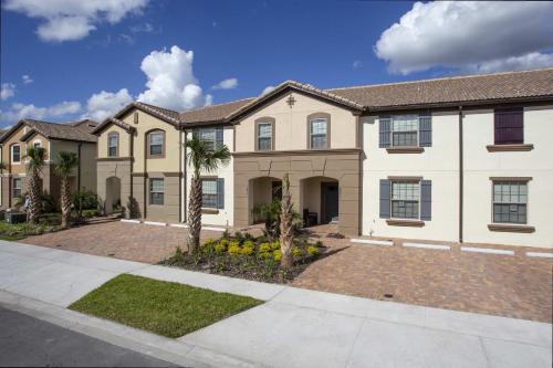 Luxury 5 Bedroom w/ Private Pool Close to Disney 8875