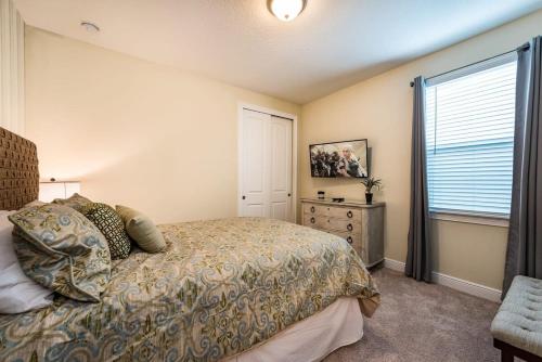 Encore Resort Reunion 8 Bd Sleeps 17 w Pool & Spa Close to Disney 461 - image 11