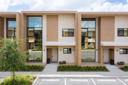 Luxury 4 Bedroom Home Close to Disney 7487 - main image