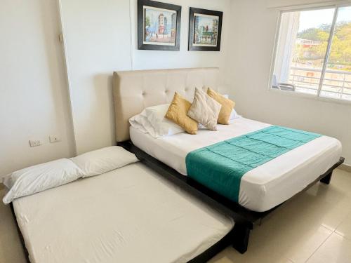 One-Bedroom Apartment image 9