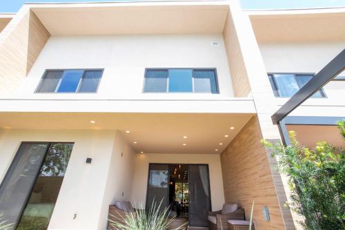 Luxury 4 Bedroom Home Close to Disney 7487 - image 10