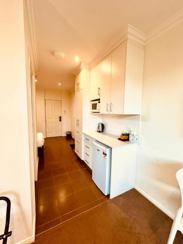 廚房, 梅理韋爾汽車旅館 (Merivale Motel) in 庫瑪