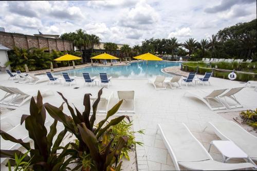 Stunning 5 Bd Home w/ Pool Close to Disney 174 - image 6