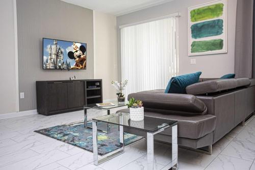 Marvelous 5 Bedroom w/ Pool Close to Disney 4811 - image 11