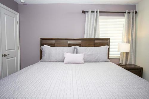 Marvelous 5 Bedroom w/ Pool Close to Disney 4811 - image 13