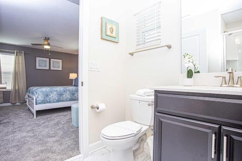 Marvelous 5 Bedroom w/ Pool Close to Disney 4811 - image 12