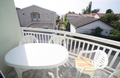 Jela Apartments in Zukve