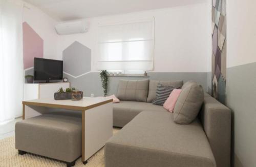 Jela Apartments in Zukve