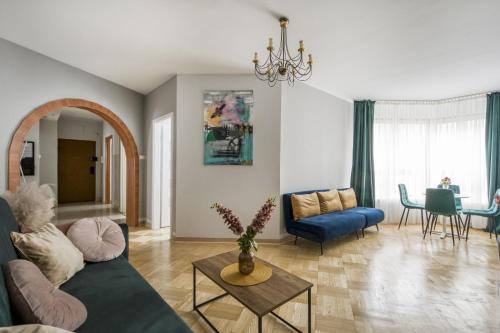 Gama Great Location & Famili Apartment 120m 2-12 people, Warsaw