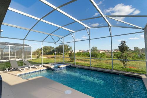 Gorgeous 6 Bd SF Close to Disney w  Pool   Champions Gate Resort 712