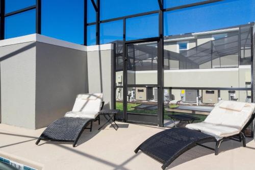 Stunning 4Bd w/ Private Pool Storey Lake 4245