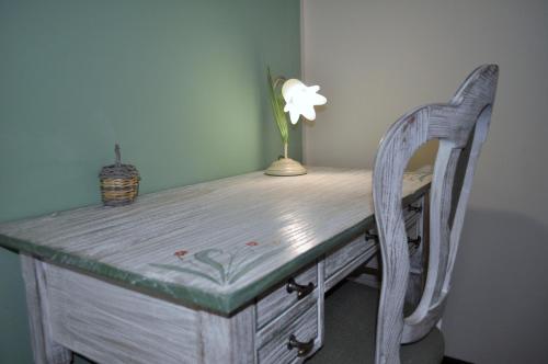Double Room with Balcony image 3