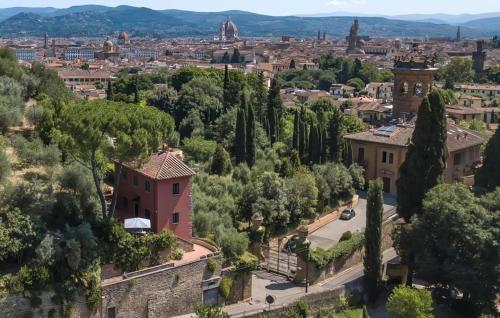 Private Jacuzzi - Villa Bellosguardo in Florence Historic Center, Florencie