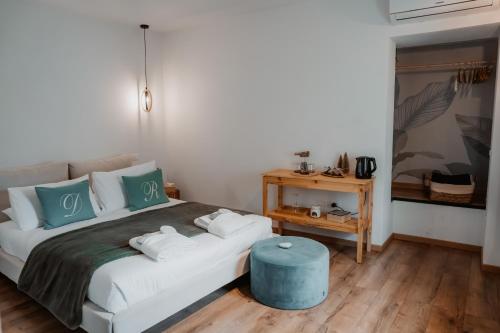 ILLASI DREAM ROOMS Room Type - Deluxe Double Room ILLASI DREAM ROOMS Room Type - Deluxe Double Room