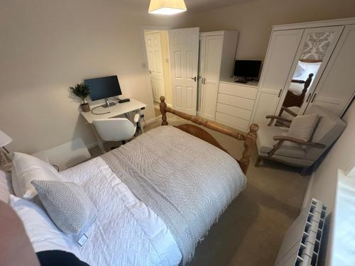 2 Bed House Near NEC & Birmingham Airport Free Parking & Wifi, Birmingham (zdjęcie 3)