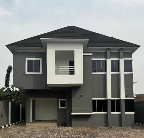 Tampilan eksterior, LUXURY 4BR Duplex with STARLINK & PS5, 4mins to GRA in Port Harcourt