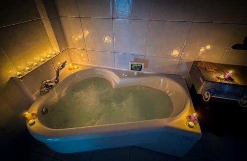 Lusso & Relax - 3 Camere, Jacuzzi, Parcheggio, Turin (photo 7)