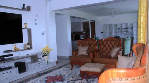 共用Lounge/電視區, Hyatt Coast Regency 3 Bedroom ensuite in 尼亞利海灘