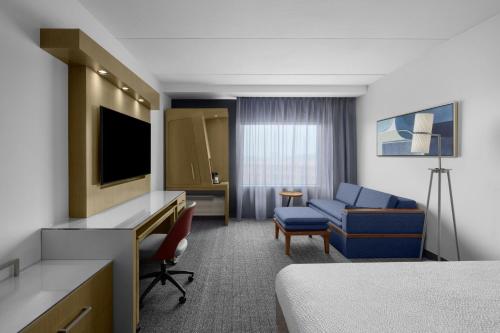 Courtyard by Marriott Orlando South/Grande Lakes Area - image 20