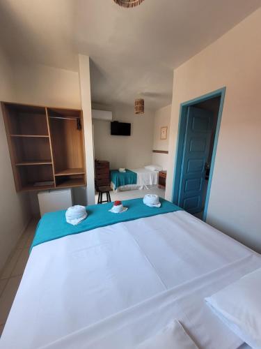 Standard Triple Room image 5