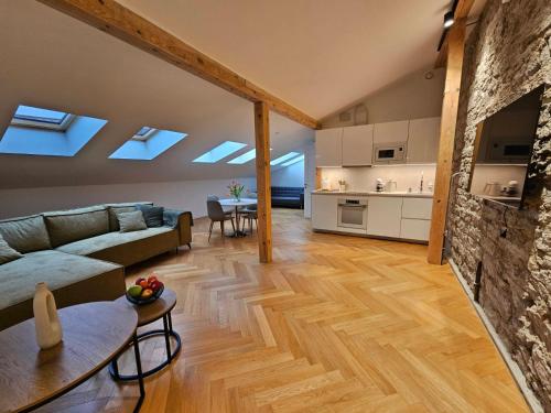 Suur-Karja Penthouse Apartment, Таллин