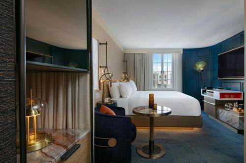 643320967 Hotel de la Poste - French Quarter, A Renaissance Hotel