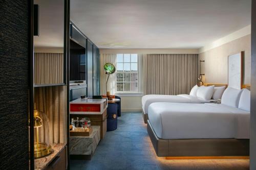 643320975 Hotel de la Poste - French Quarter, A Renaissance Hotel