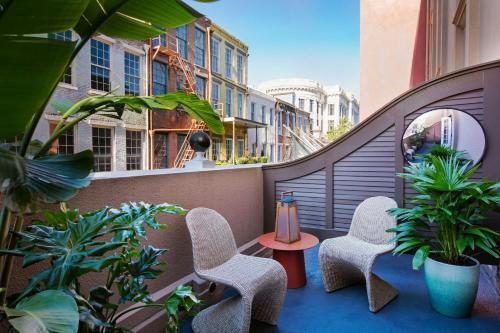 643321061 Hotel de la Poste - French Quarter, A Renaissance Hotel