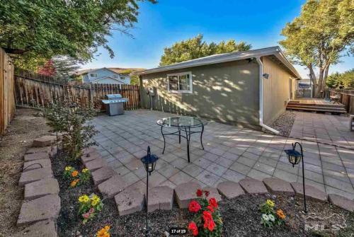 Vibrant Boho Home 3 Bed Pet Friendly - image 3