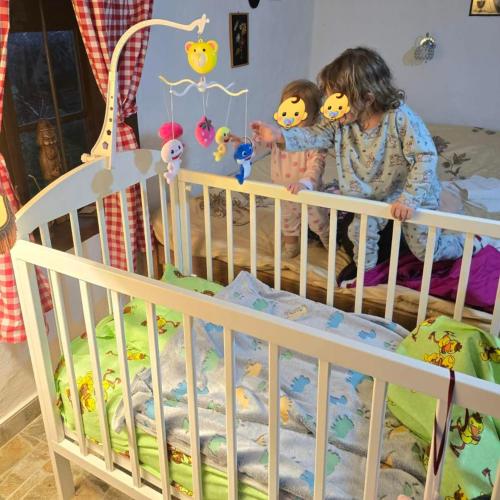 Kmetova Bajka in ยาเนีย