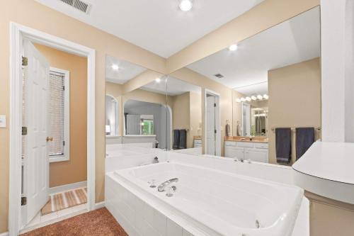 New, Spacious and charming, with a river view, conveniently located near skiing and golf