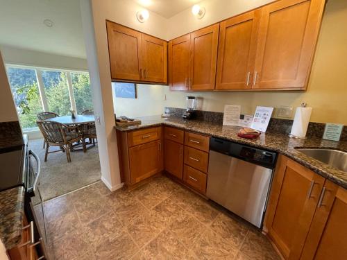 2 bedrooms, 3 beds