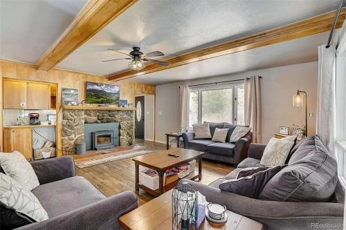 Perfect Cabin for your Adventures and Retreat in Black Hawk, USA