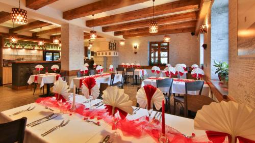 Restaurace a Penzion Bludoveček - image 2