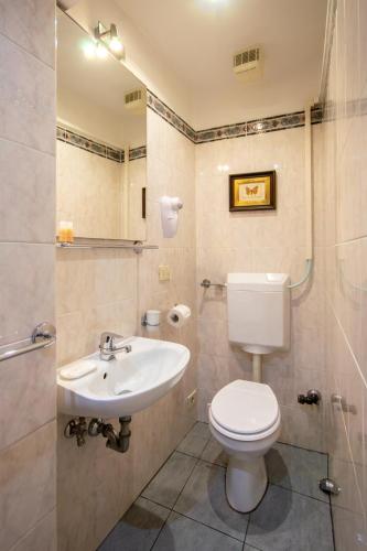 Althea Rooms - image 5