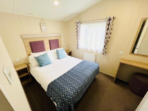 3 Bedroom Caravan OG35, Lower Hyde, Shanklin in Lake South