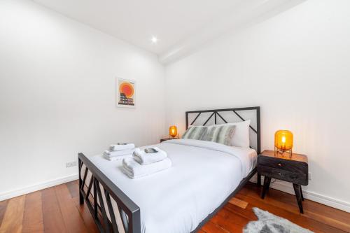 Penthouse 2BR duplex with Roof Terrace in Shoreditch, London (photo 7)