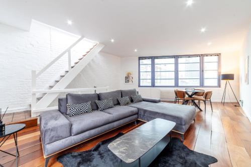 Penthouse 2BR duplex with Roof Terrace in Shoreditch, London (photo 2)