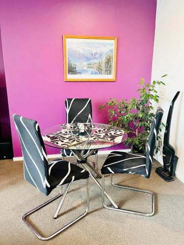 City Fringe Private Room - Your Urban Escape! in Phillpstown