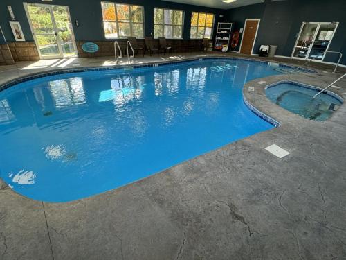 Mohican Resort Motel, Conveniently located to all Lake George attractions