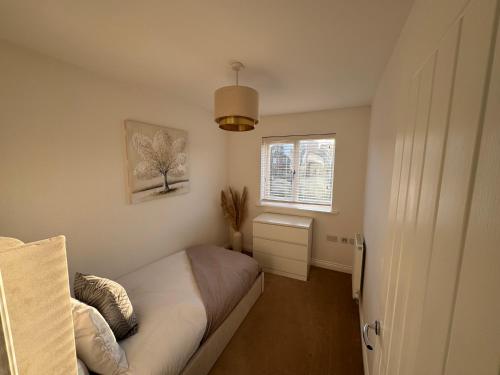 Modern & Spacious 3-Bedroom Home in Dartford, Ideal for Families, Groups and Contractors, Dartford (foto 3)