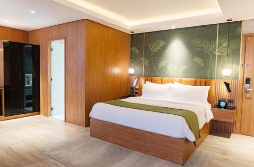 Suite, city view